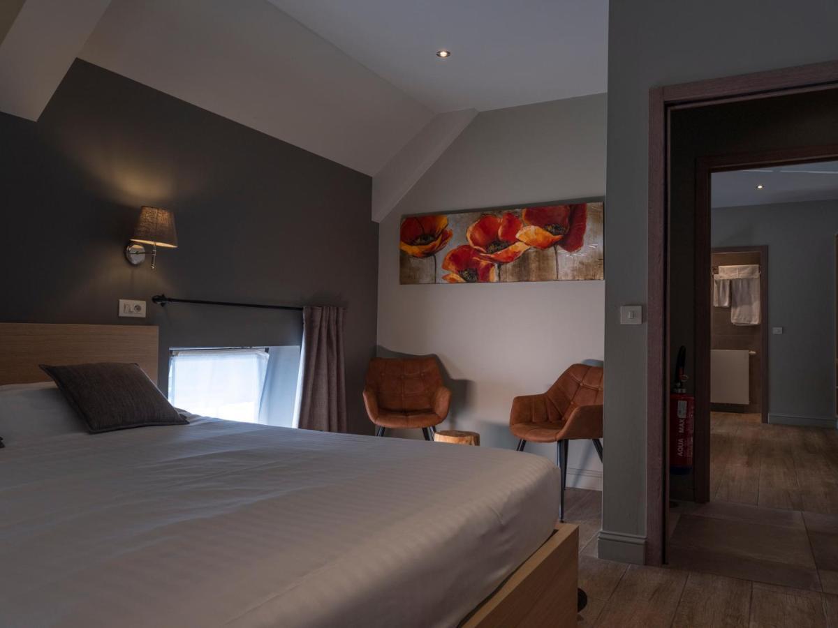 Hotel le Fenil Celles  Buitenkant foto