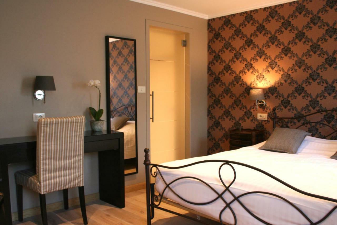 Hotel le Fenil Celles  Buitenkant foto