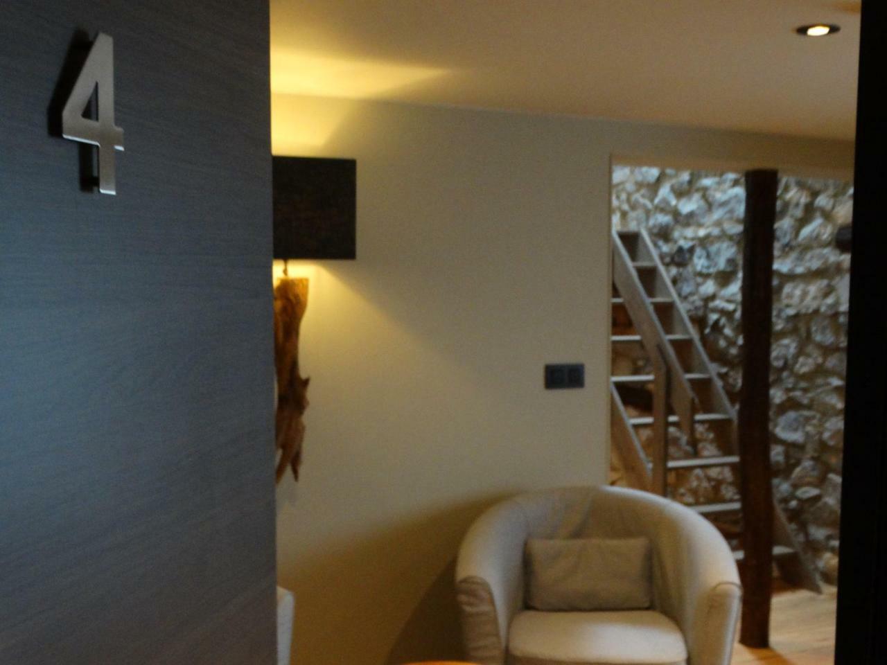 Hotel le Fenil Celles  Buitenkant foto